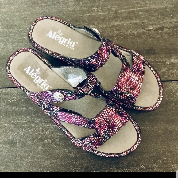 alegria loti wedge sandal